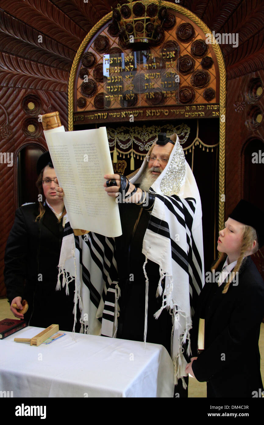 Megillah reading on Purim holiday at the Synagogue of the Premishlan