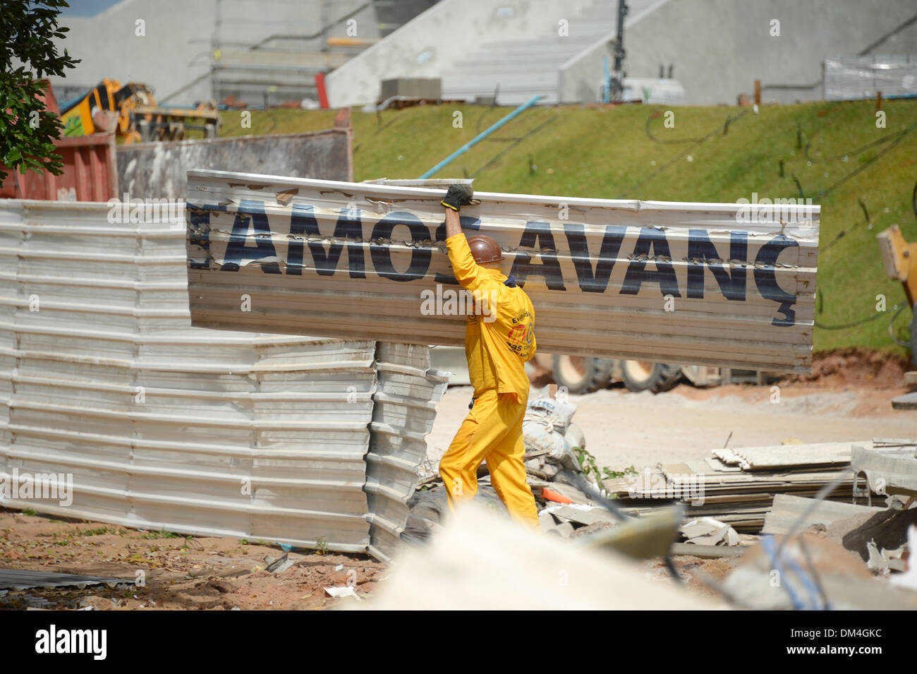 Natal, Brazil. 08th Dec, 2013. A construction worker is pictured at the construction site of 'Arena das Dunas' in Natal, Brazil, 08 December 2013. Photo: MARCUS BRANDT/dpa/Alamy Live News Stock Photo
