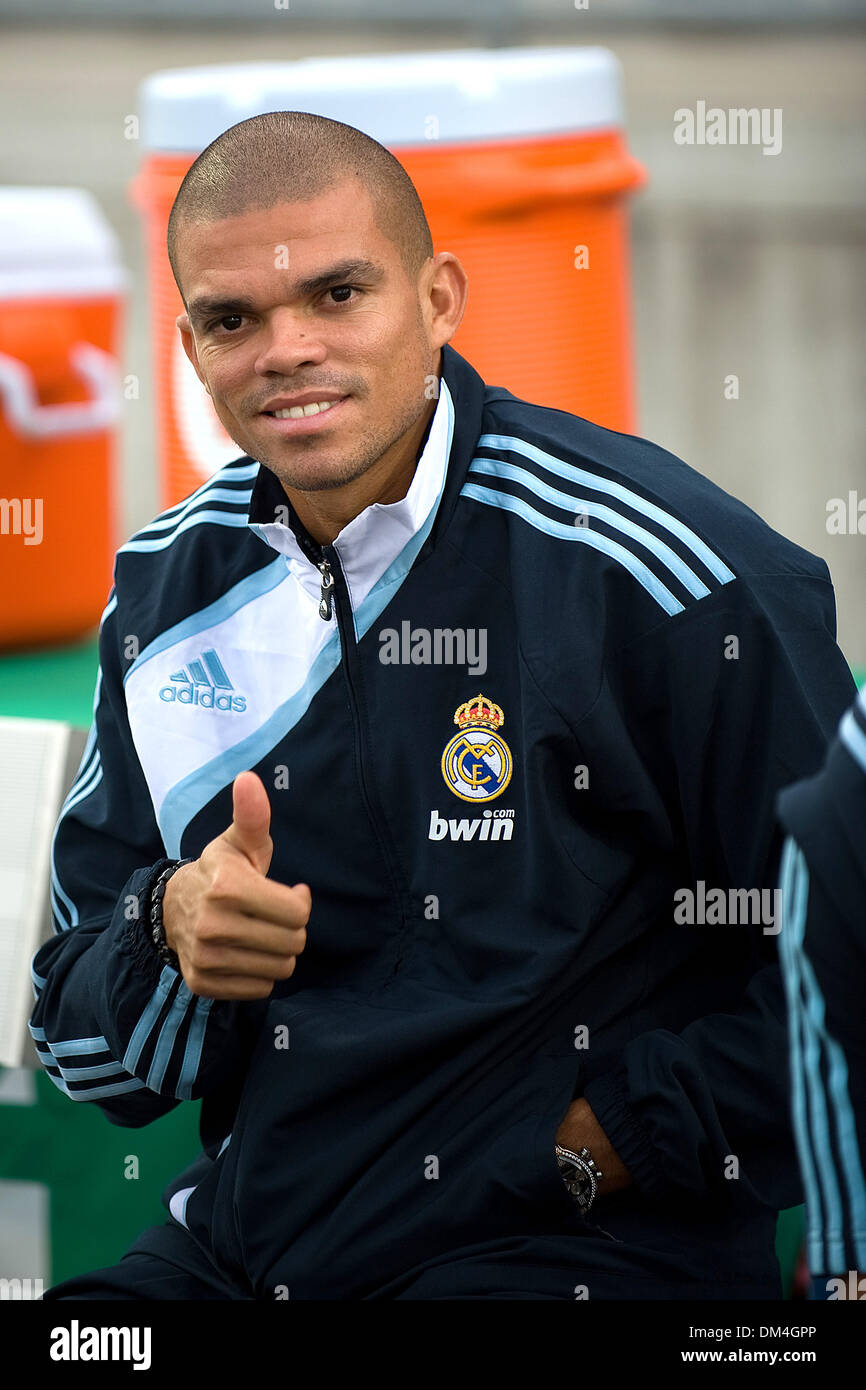 Real Madrid defender Kepler Laveran Lima Ferreira (Pepe) #3 gives the thumbs up at BMO Field in Toronto during a FIFA friendly soccer match..The final score was 5-1 for Real Madrid..*****FOR EDITORIAL USE ONLY* (Credit Image: © Nick Turchiaro/Southcreek Global/ZUMApress.com) Stock Photo