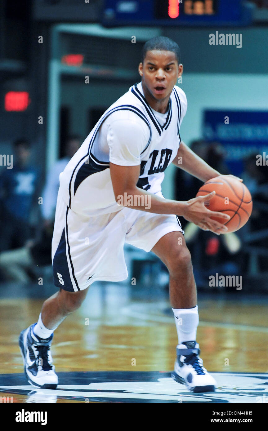 Bulldogs Gordon Hayward scores a last-second shot to win the over the  Musketeers. Butler wins 69-68 over Xavier.(20) Gordon Hayward. (Credit  Image: © Mike Taylor/Southcreek Global/ZUMApress.com Stock Photo - Alamy