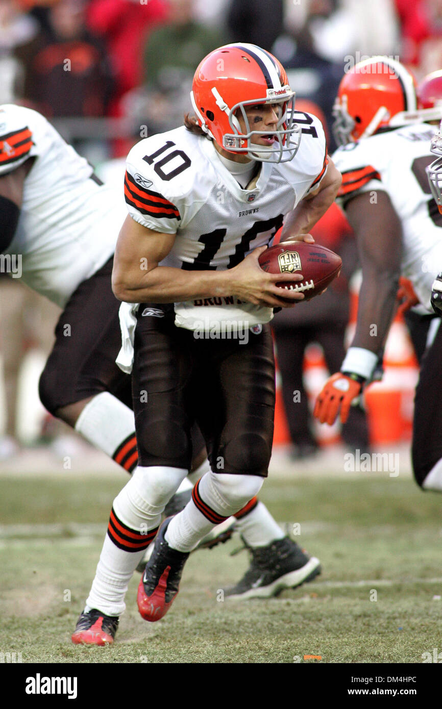 Cleveland Browns quarterback Brady Quinn (10) looks to hand off during the  NFL football game between the Kansas City Chiefs and the Cleveland Browns  at Arrowhead Stadium in Kansas City, Missouri. The
