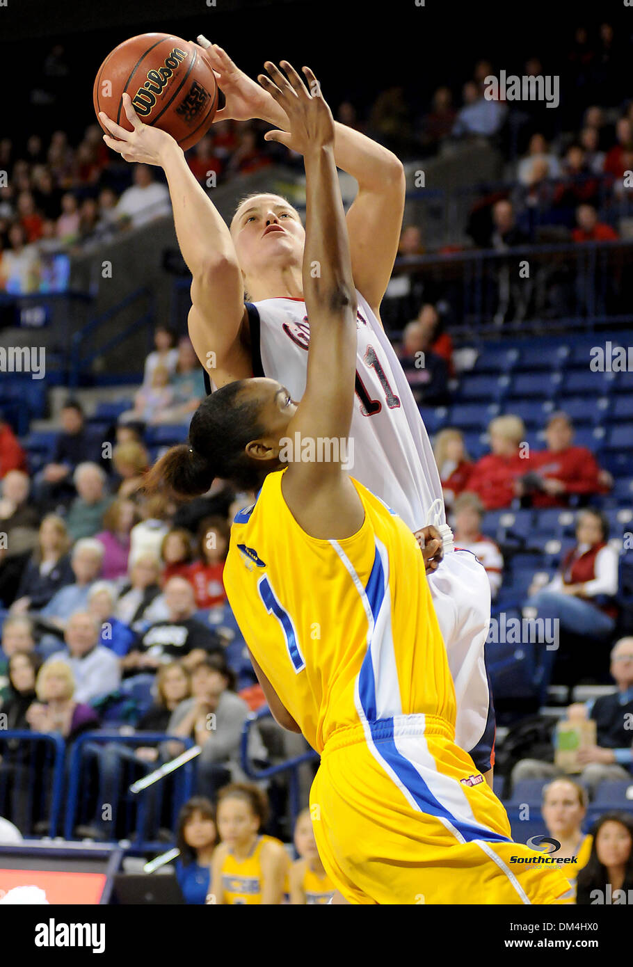 Janelle james hires stock photography and images Alamy