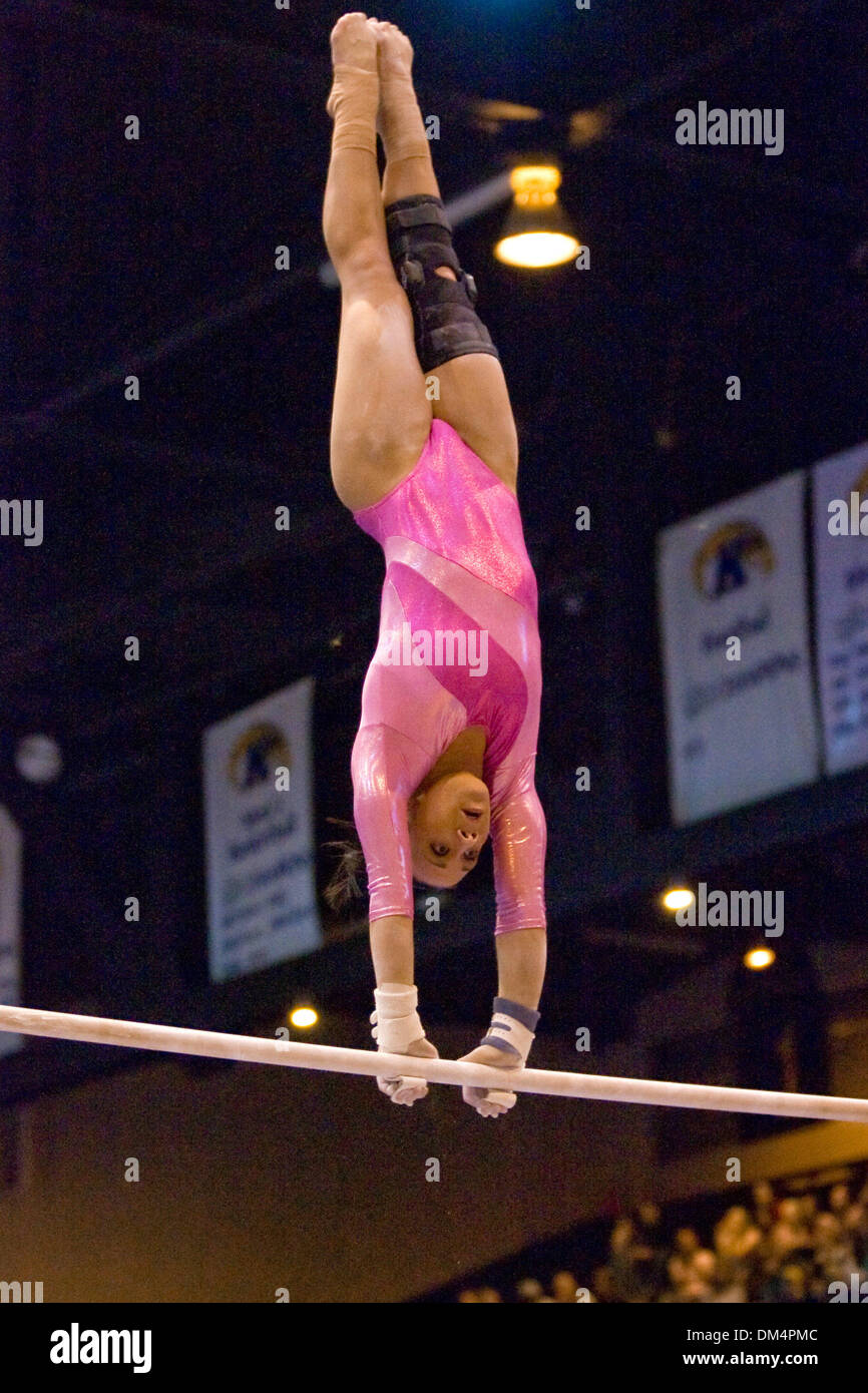 Kent state gymnastics flashes hi-res stock photography and images - Alamy