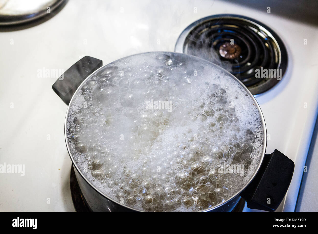 Steam cooking pot hi-res stock photography and images - Alamy