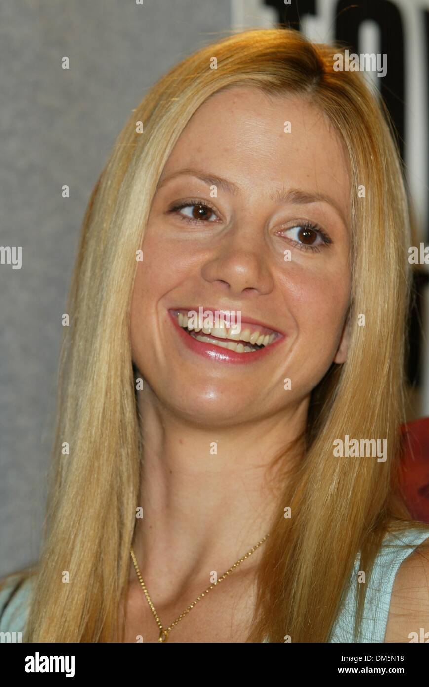 Between Strangers Between strangers 2002 hi-res stock photography and images - Alamy