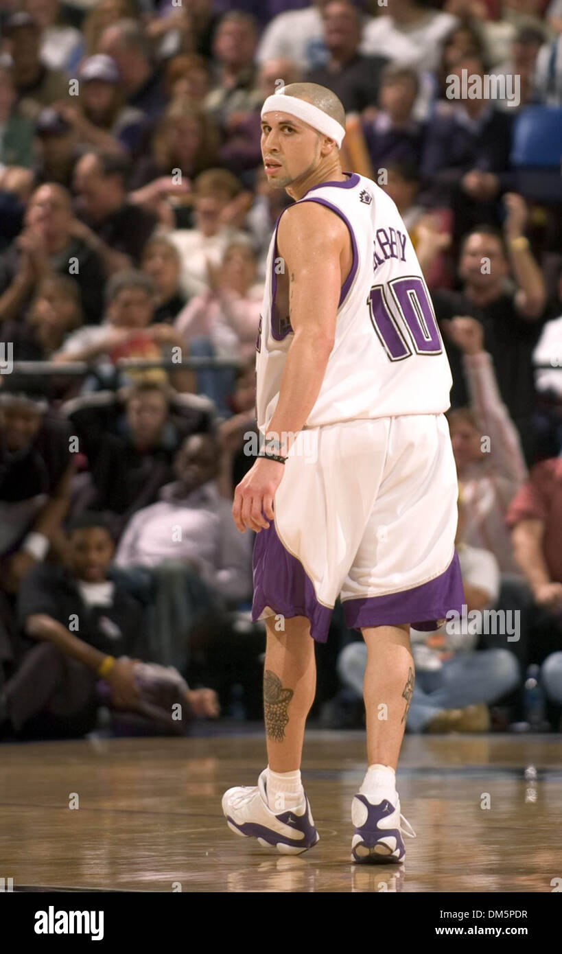 Sacramento Kings guard Mike Bibby walks off the court after he was ejected  during the fourth quarter of a basketball game against the Minnesota  Timberwolves in Minneapolis, Wednesday, Nov. 1, 2006. Bibby