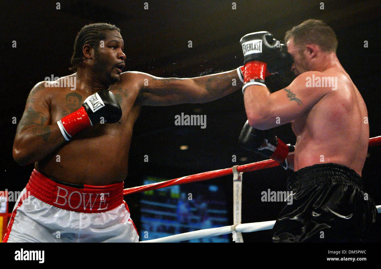 Apr 07, 2005; Temecula, CA, USA; Boxing. Former Two Time Heavyweight World Champion Riddick Bowe after a 10 Round Bout with opponent Billy Zumbrun on the Best Damn Sports Show Period Boxing Card on April 7, 2005 at the Pechanga Resort and Casino in Temecula Ca. Bowe won by a split decision. Mandatory Credit: Photo by JP Yim/ZUMA Press. (©) Copyright 2005 by JP Yim Stock Photo