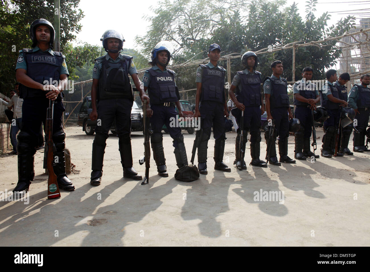 Dhaka, Bangladesh. 12th Dec, 2013. security into court area. The Appellate Division, which had raised Jamaat leader Abdul Quader Molla's life sentence to a death sentence, has rejected his petition to review the ruling. This order means that there are no further obstacles to execute the Jamaat-e-Islami Assistant Secretary General, explained Attorney General Mahbubey Alam. File Photo File Photo Molla was to be hanged a minute after midnight on Tuesday but his defence counsels managed to have it deferred through the chamber judge only hours before midnight. Stock Photo