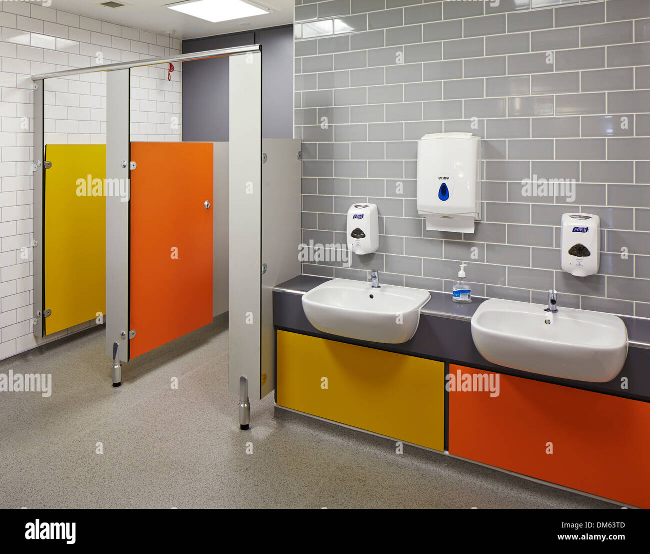 The Livity School, London, United Kingdom. Architect: Haverstock Associates LLP, 2013. Bathroom. Stock Photo