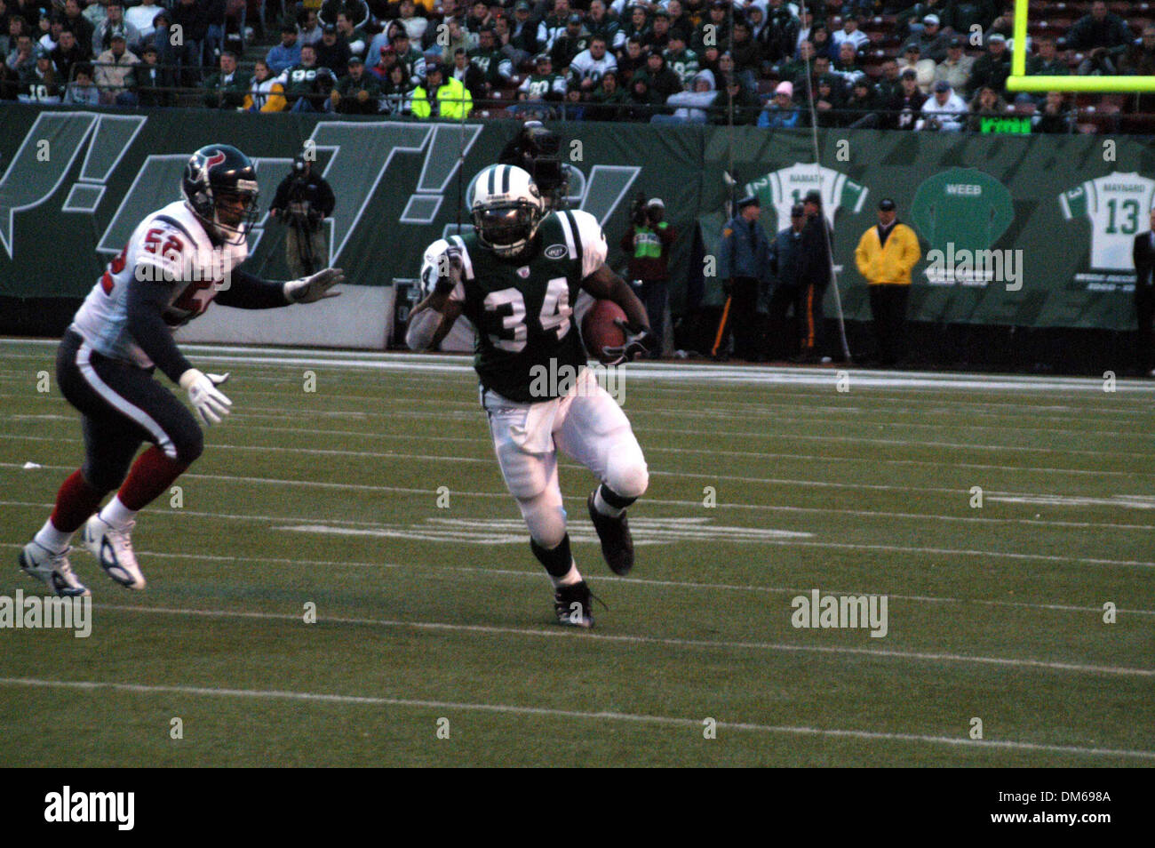 Dec 05, 2004; New York, NY, USA; NFL Football: SANTANA MOSS at the NY Jets  vs HOUSTON TEXANS at Giant Stadium in New York City. JETS won the game 29-7  Stock Photo - Alamy