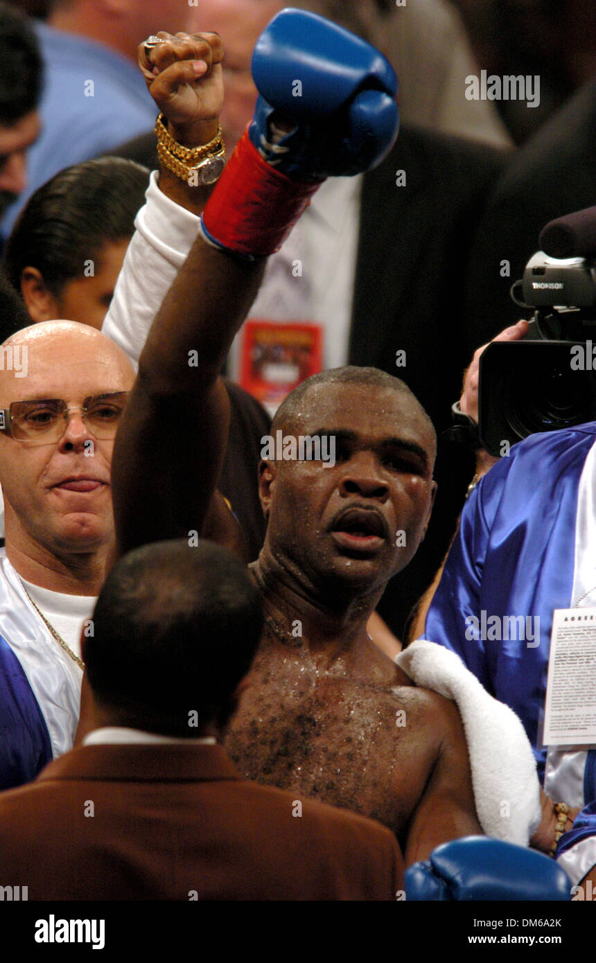 Dec 18, 2004; Los Angeles, CA, USA; GLEN JOHNSON defeats Antonio Tarver for the light heavyweight championship in a split decision after 12 exciting rounds of boxing held at The Staples Center in Los Angeles. Stock Photo