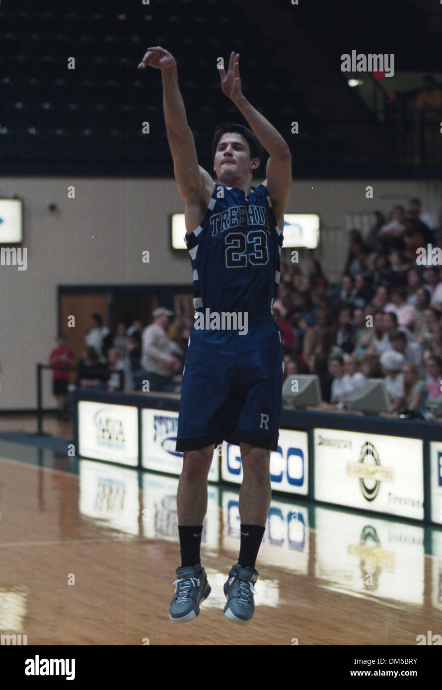 Feb 11, 2005; Wilmington, NC, USA; Actor James Lafferty who plays Nathan  Scott on the WB's hit TV show ONE TREE HILL participates in a charity  basketball game to benifit St. Judes