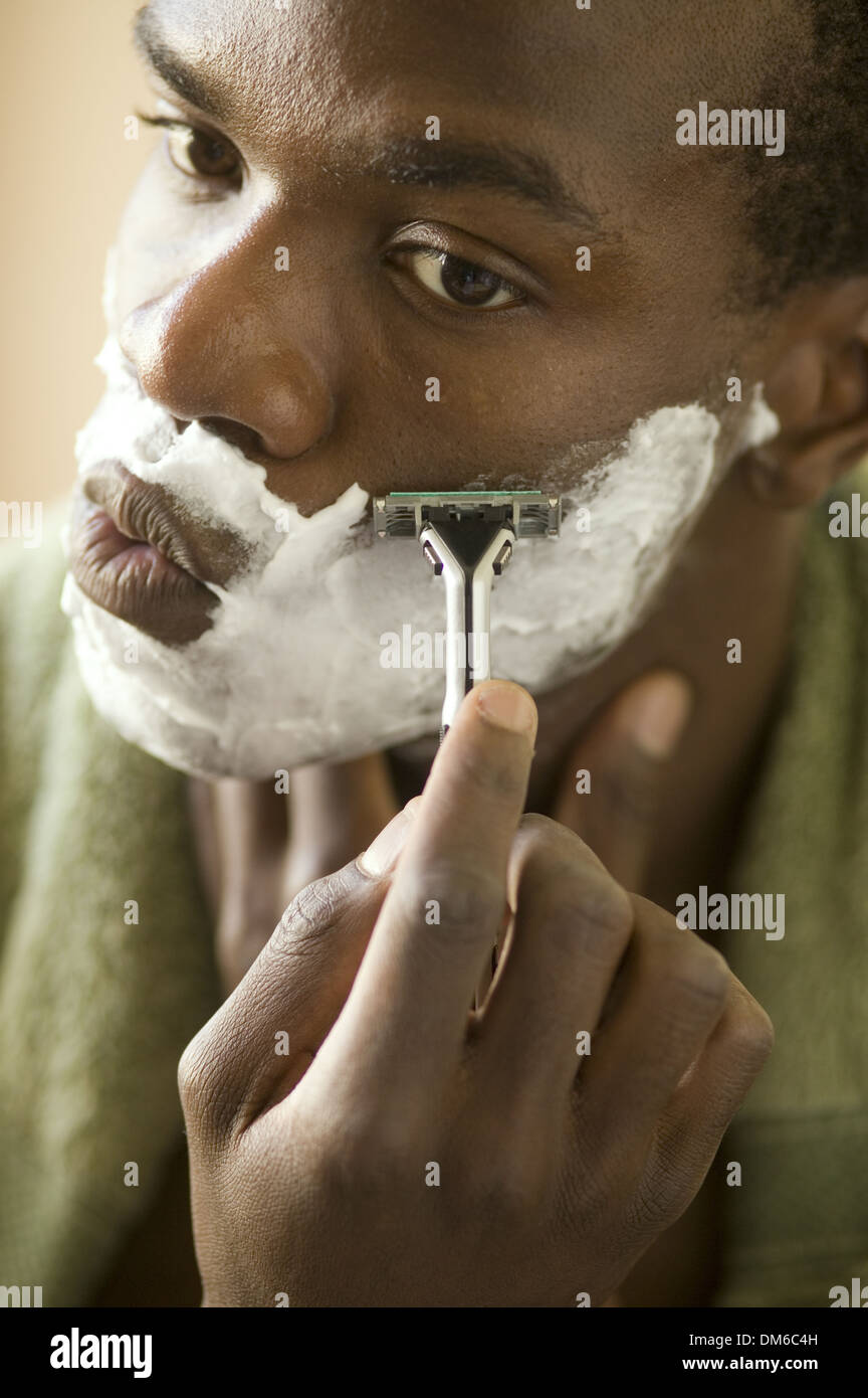 AFRICAN AMERICAN MAN SHAVING RAZOR SHAVE CREAM SKIN CARE BEARD Stock