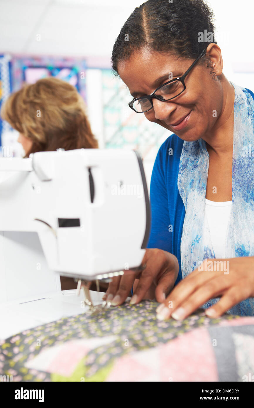 Sewing machine electric hires stock photography and images Alamy