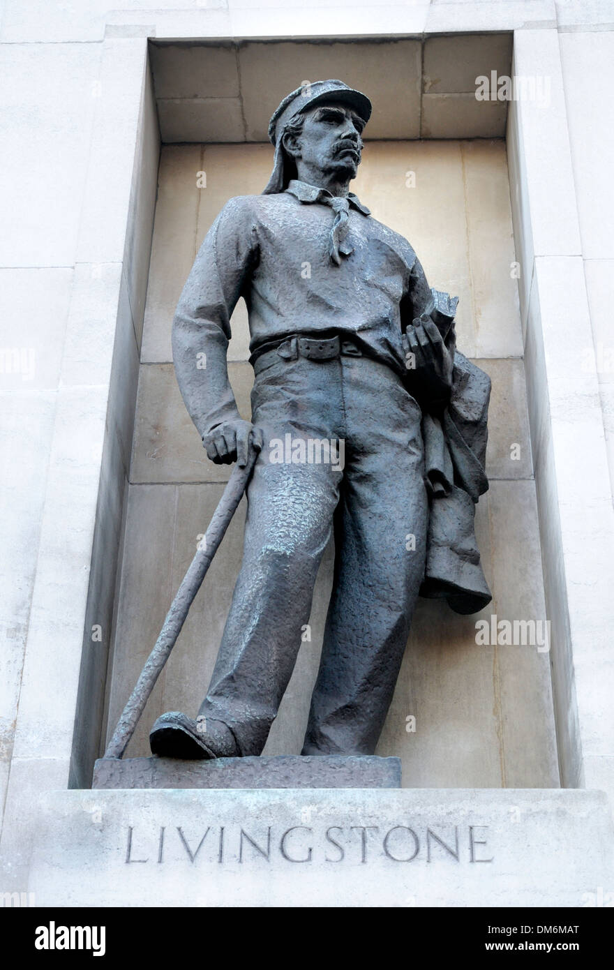 London, England, UK. Statue: David Livingstone (1813-73; missionary and explorer) Royal Geographical Society in Kensington Gore Stock Photo