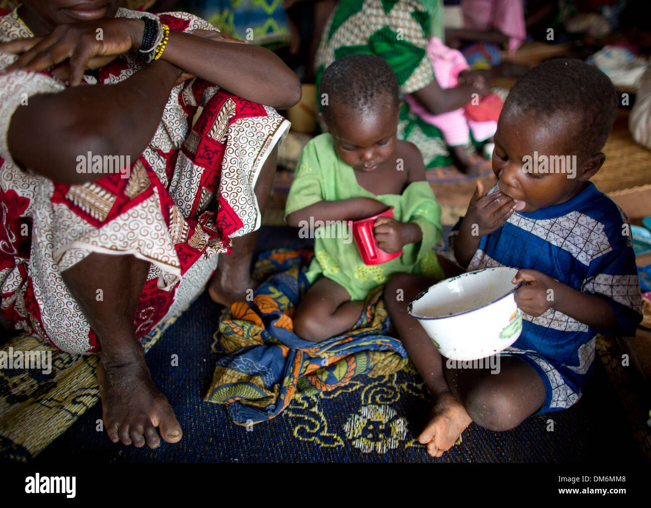 food distribution at MSF hopsital in Central African Republic Stock Photo