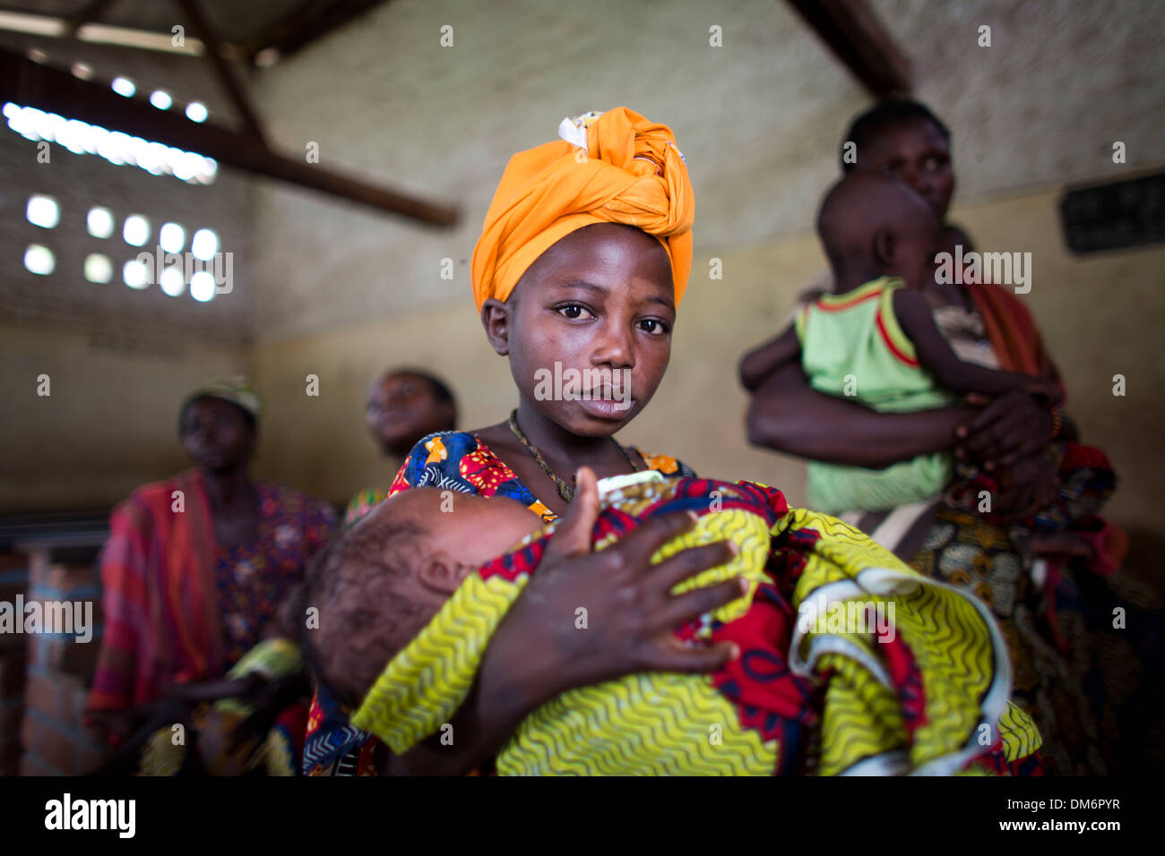 sick patients at MSF mobile clinic in CAR Stock Photo