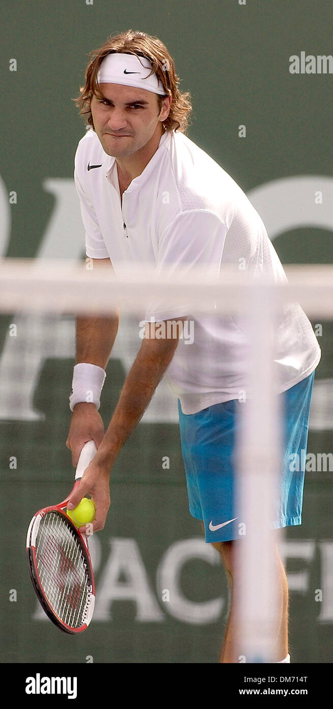 March 20, 2005; Indian Wells, CA, USA; APT tennis pro ROGER FEDERER during  the men's singles final at the 2005 Pacific Life Open at the Indian Wells  Tennis Garden Stock Photo - Alamy