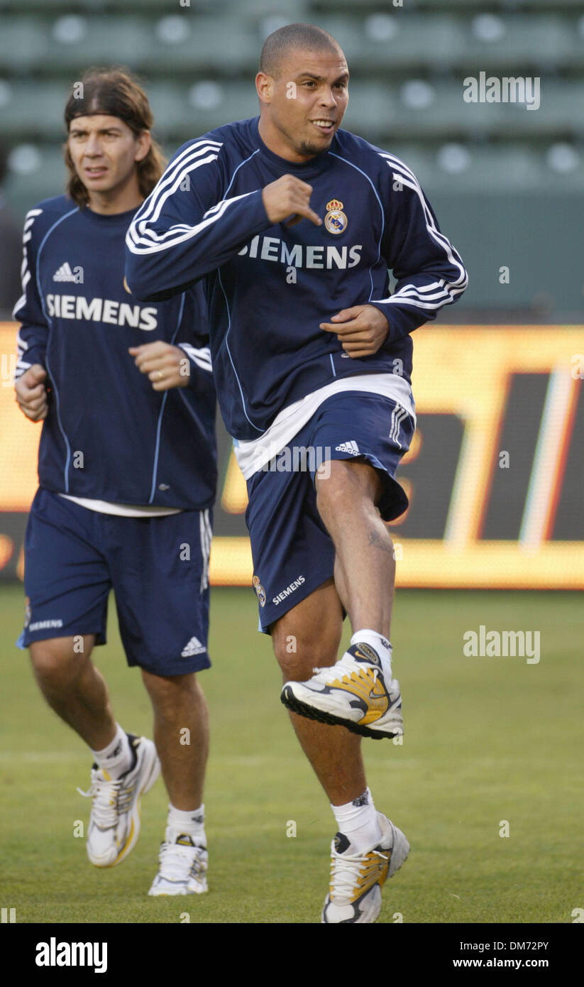 ronaldo de lima shoes