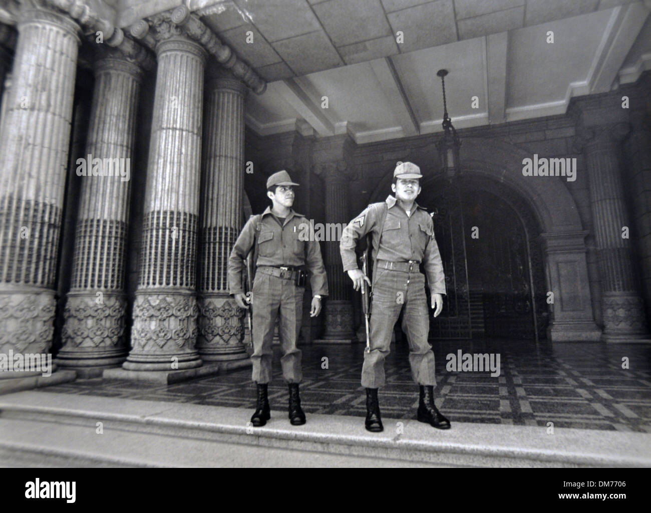 Guuatemala. Tegucigalpa. Soldiers guard Government Buildings Stock Photo
