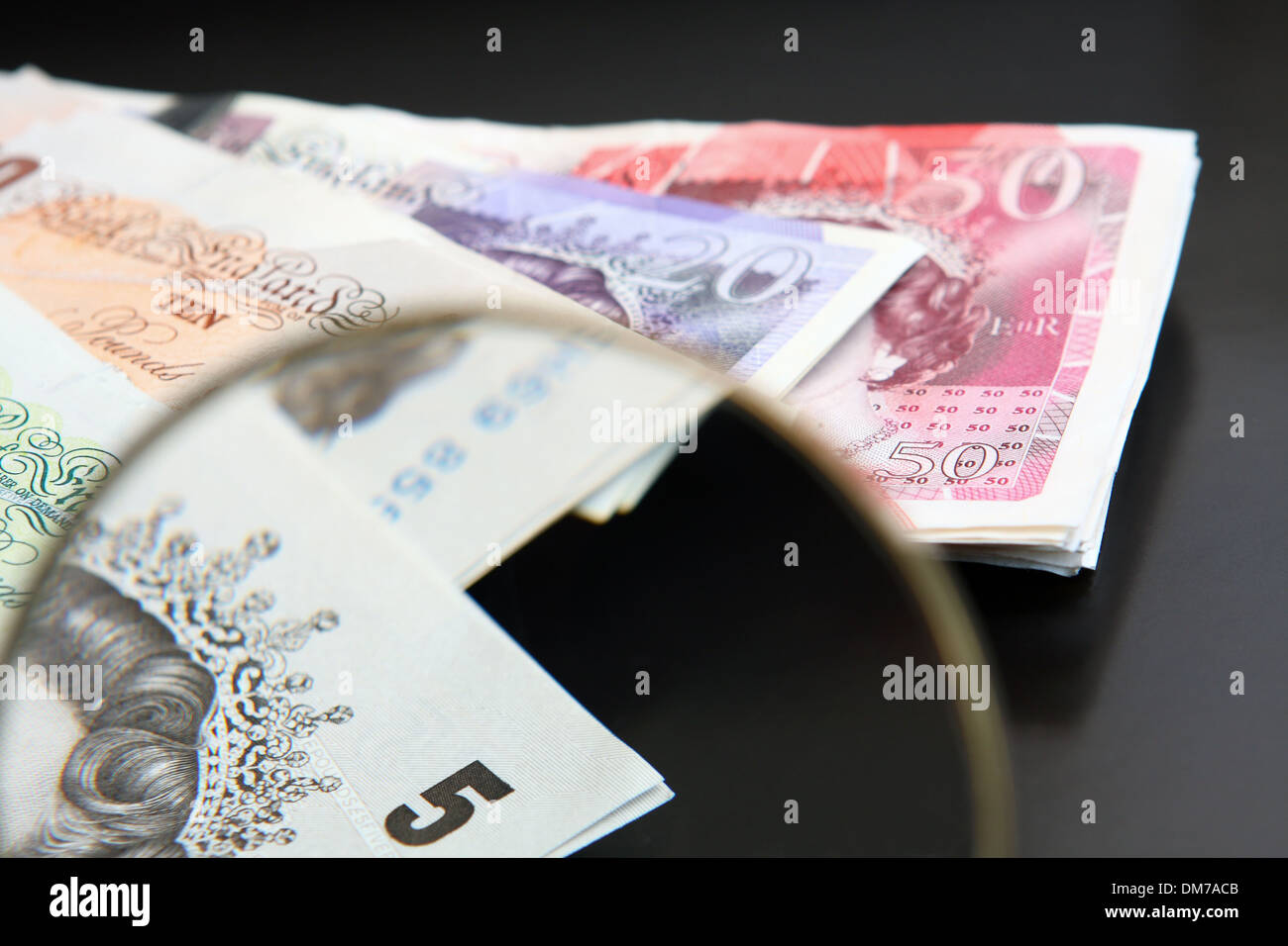 50 pound note stack hi-res stock photography and images - Alamy