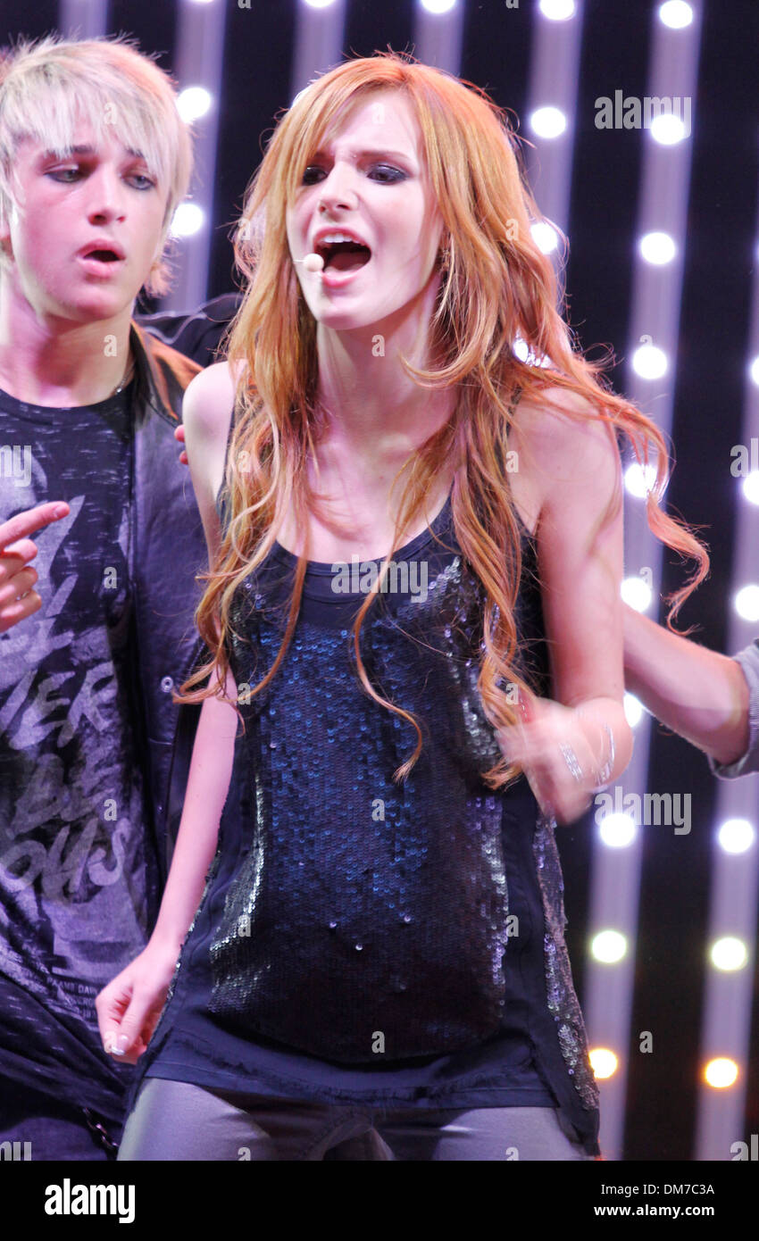 Bella Thorne performing at Music Spotlight Series at Universal CityWalk