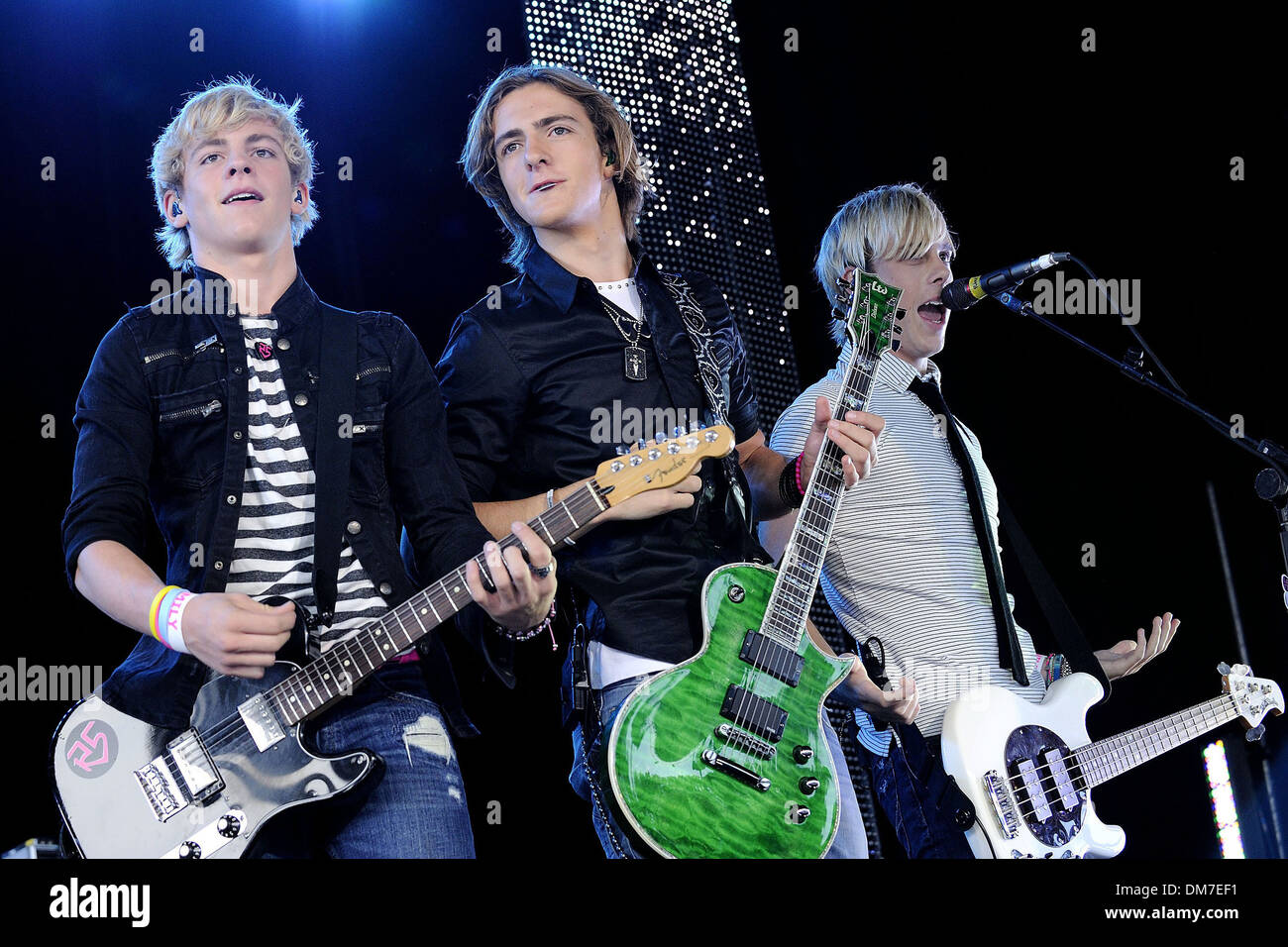 Ross Lynch Rocky Lynch And Riker Lynch Of R5 Performs At Molson Stock Photo Alamy