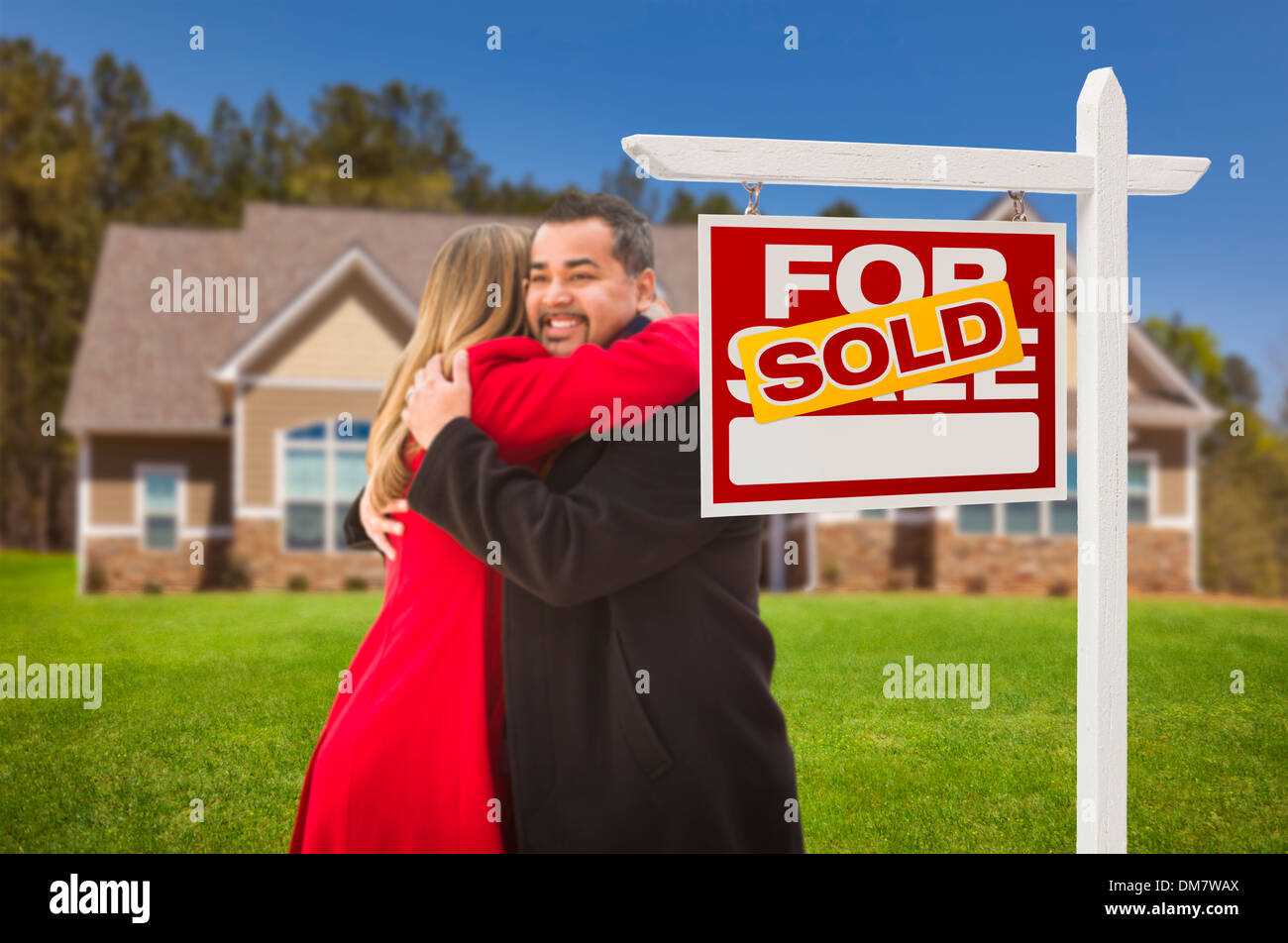 Young couple house sold sign hi-res stock photography and images - Alamy