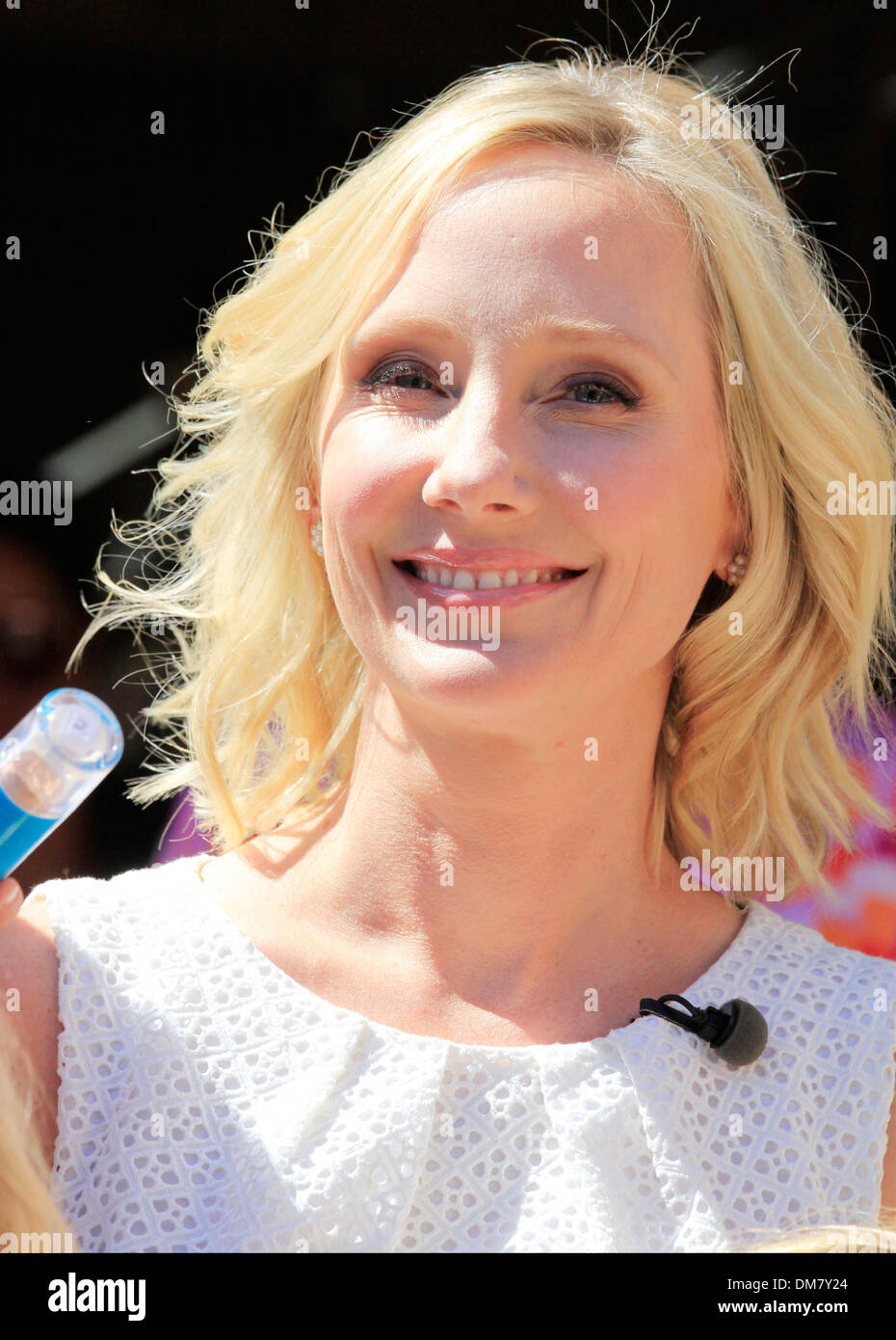 Anne Heche appears on 'Extra' at Grove West Hollywood California - 27.08.12 Stock Photo