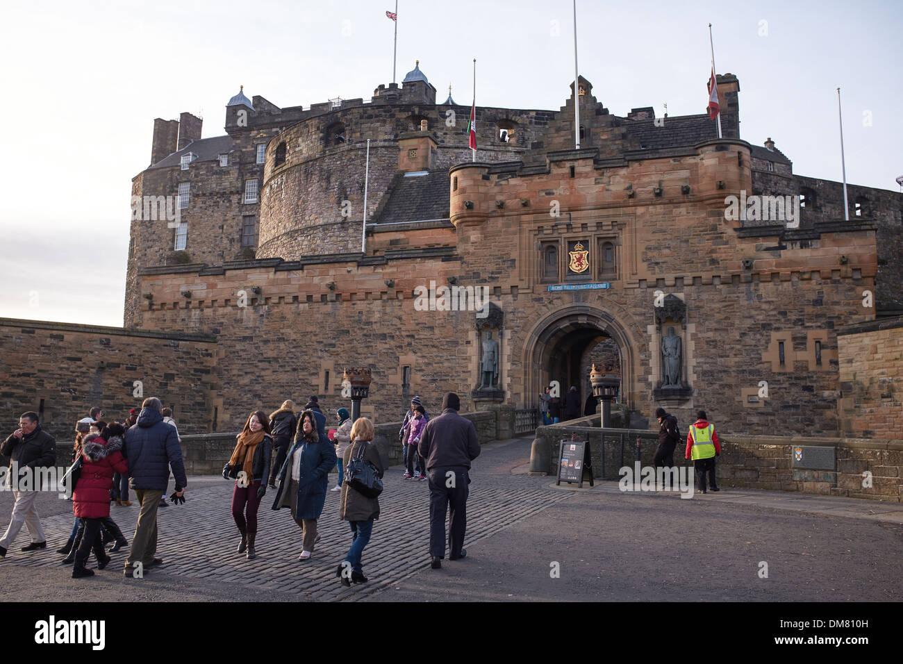 Tourists near the entrance to Edinburgh Castle Stock Photo