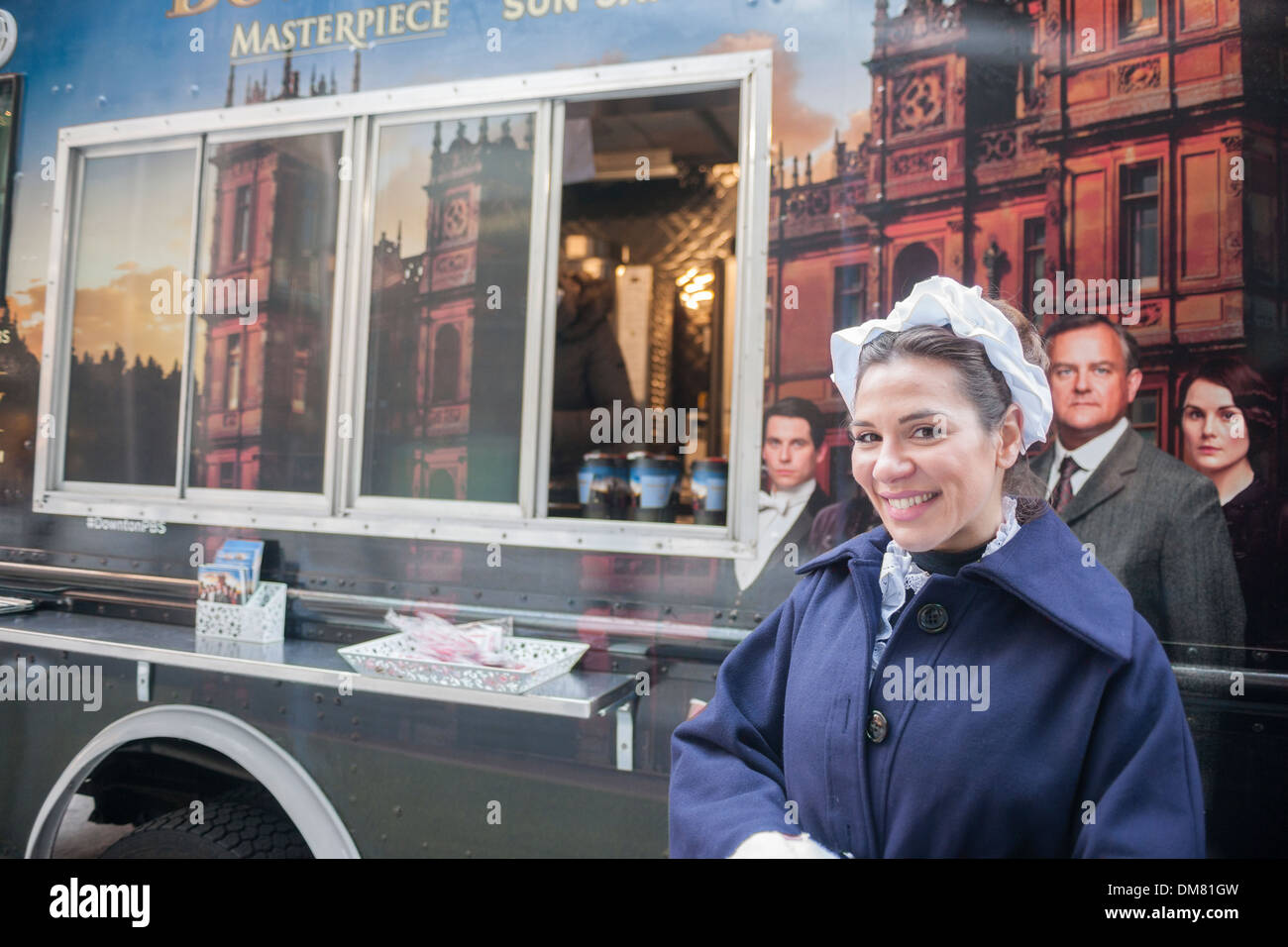 Butler downton abbey hi-res stock photography and images - Alamy