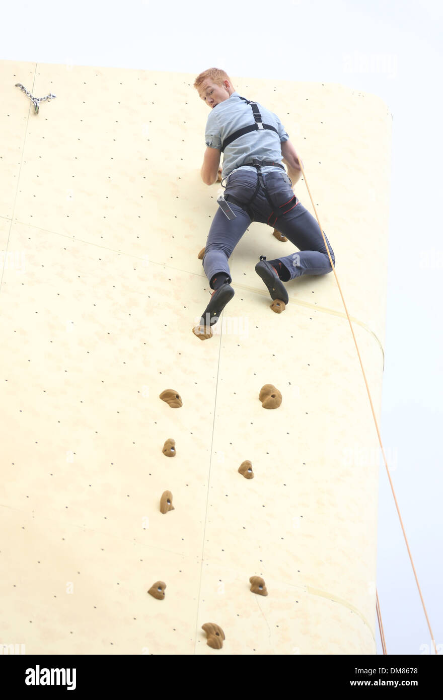 Greg Rutherford Walker's deep ridged crisps - Britain's tallest ...