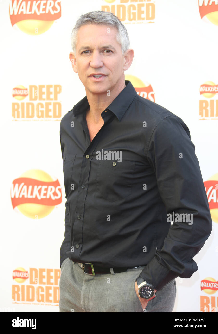 Walkers crisps gary lineker hires stock photography and images Alamy