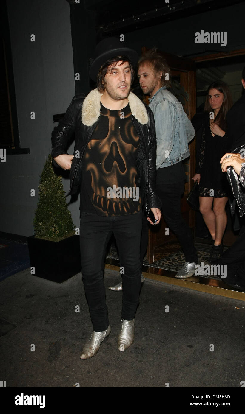 Noel Fielding outside the Groucho Club London, England - 04.09.21 Stock