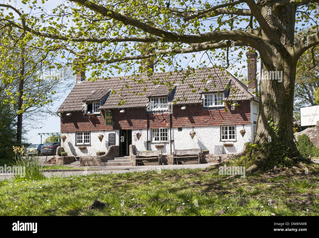 The Ship Inn country pub in the village of Owslebury in Hampshire, England, UK Stock Photo