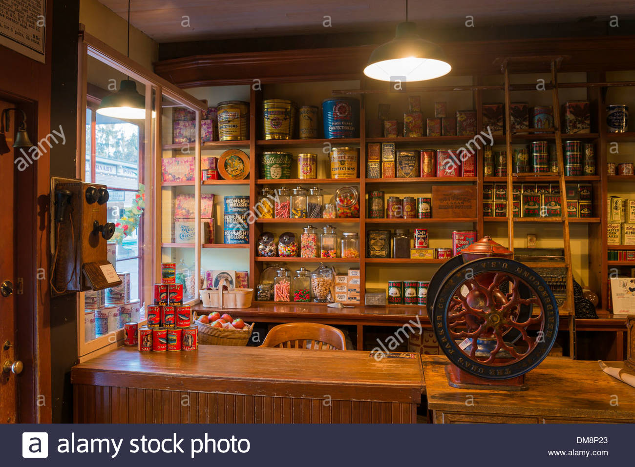 Old Fashioned Store Counter Stock Photos Old Fashioned