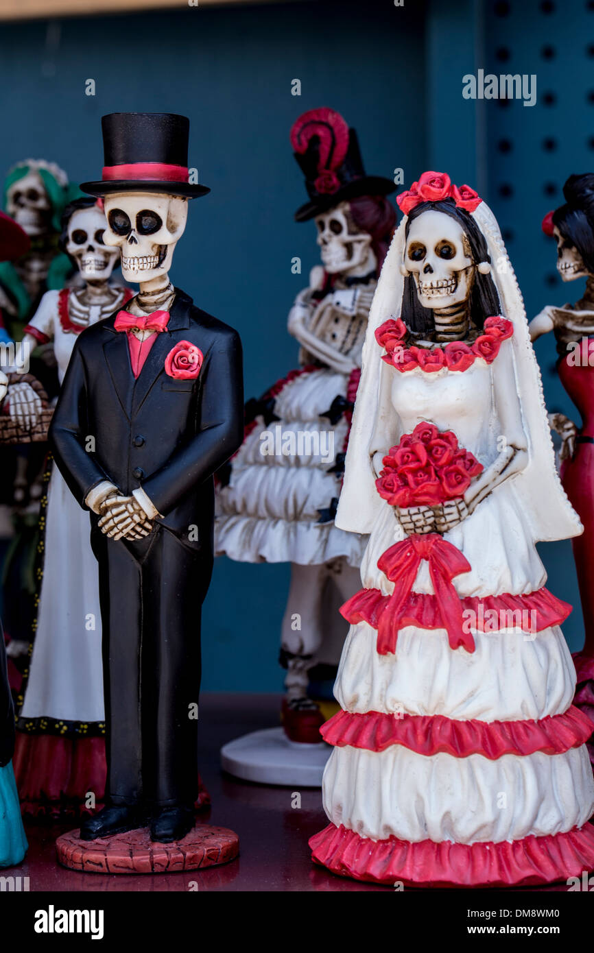 Ceramic Bride Groom Skeleton Figurines Stock Photo 64120000 Alamy