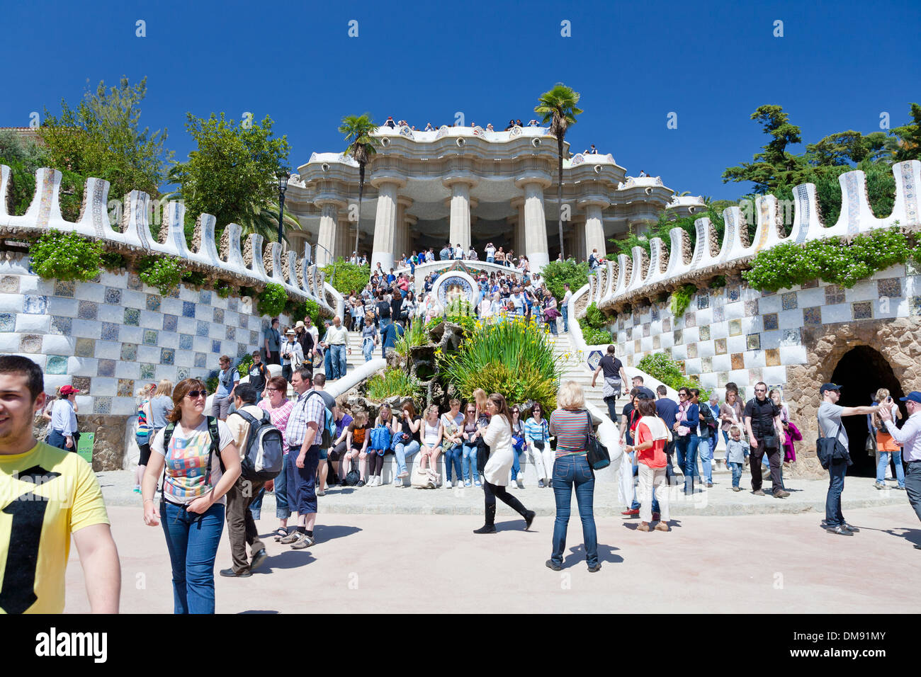 Park guell dragon statue antoni gaudi hi-res stock photography and ...