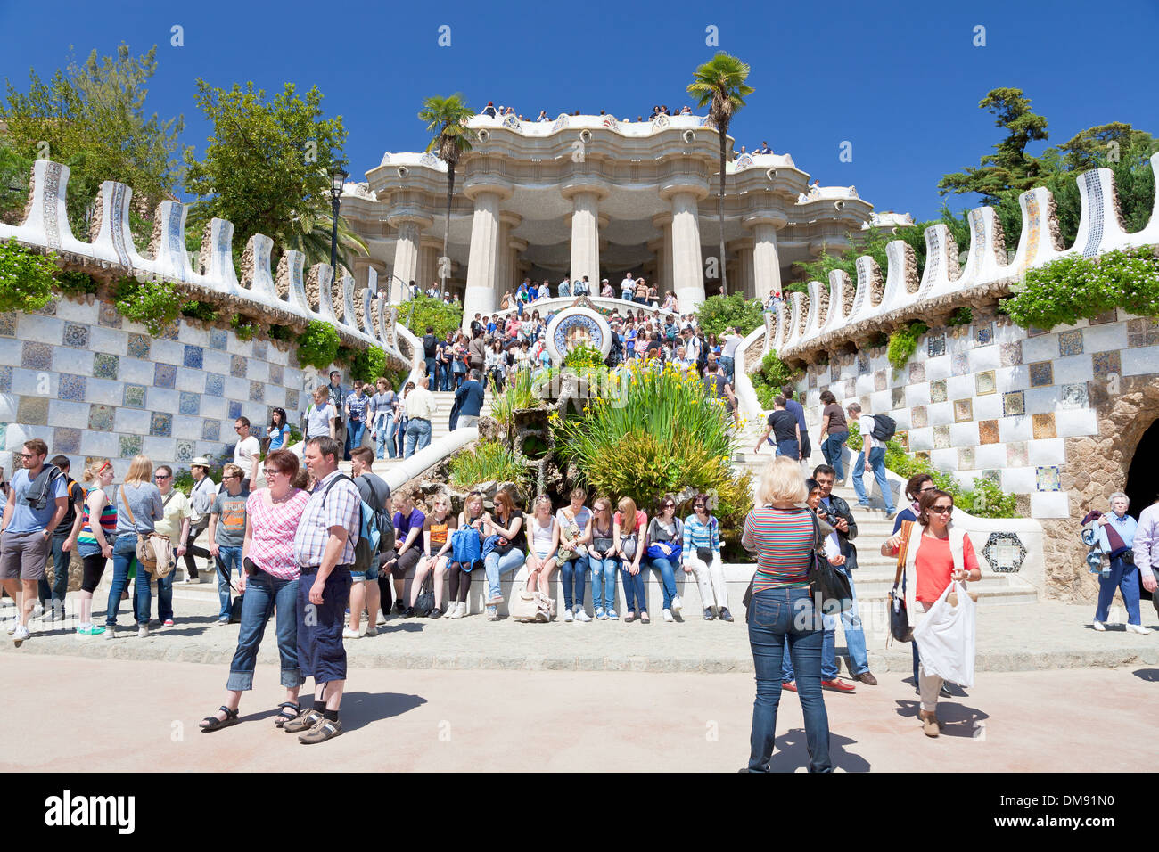 Park guell dragon statue antoni gaudi hi-res stock photography and ...