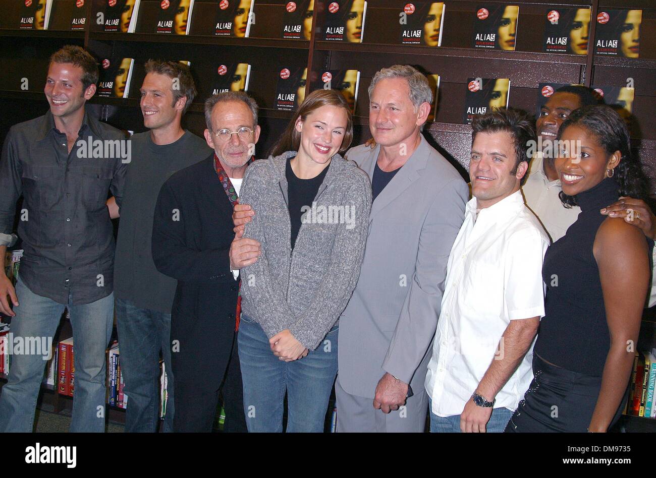 Jan. 1, 1980 - Los Angeles, CALIFORNIA, USA - CAST OF ALIAS Stock Photo -  Alamy