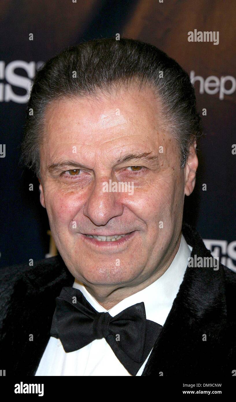 Nov. 14, 2002 Los Angeles, CALIFORNIA, USA JOE BOLOGNA ..K27141MR HOLLYWOOD HONORS AUDREY