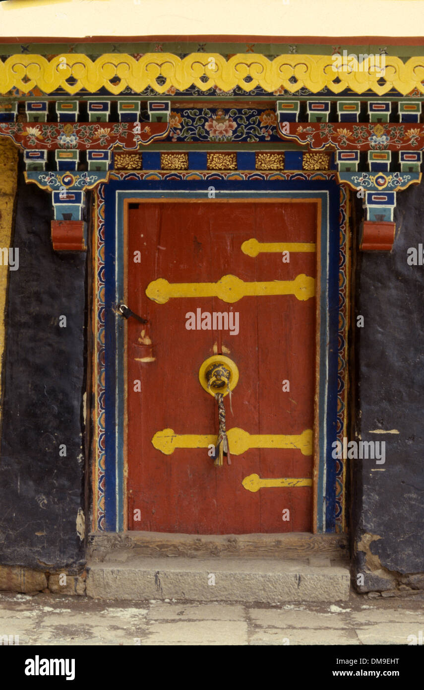 A traditionally decorated door find in the summer palace in Lhasa, Tibet, China Stock Photo
