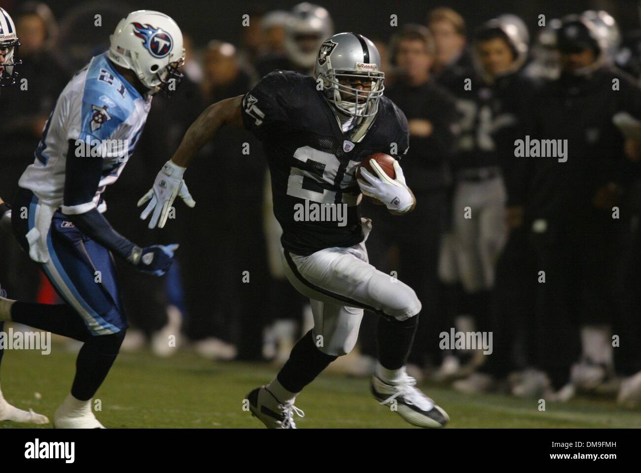 Raiders Charlie Garner in the 4th quarter at the AFC Championship game ...