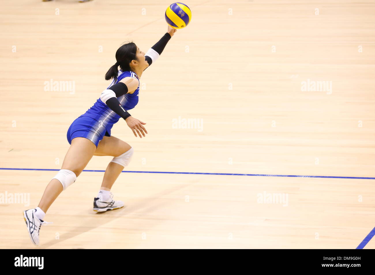 Azusa Futami (Arrows), DECEMBER 12 , 2013 Volleyball 2013 Emperor's