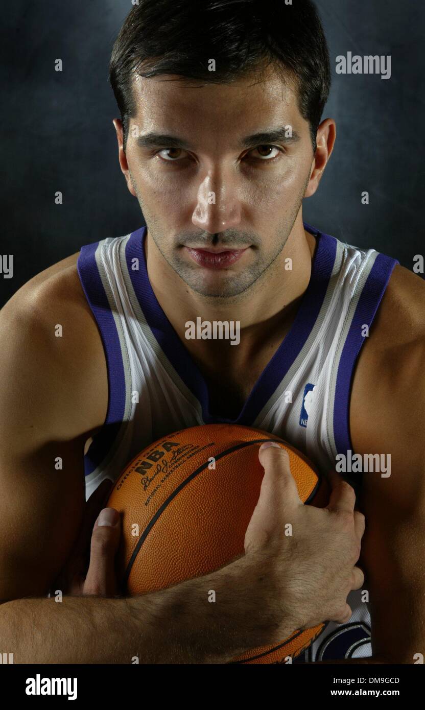 254 Timberwolves Peja Stojakovic Stock Photos, High-Res Pictures, and  Images - Getty Images