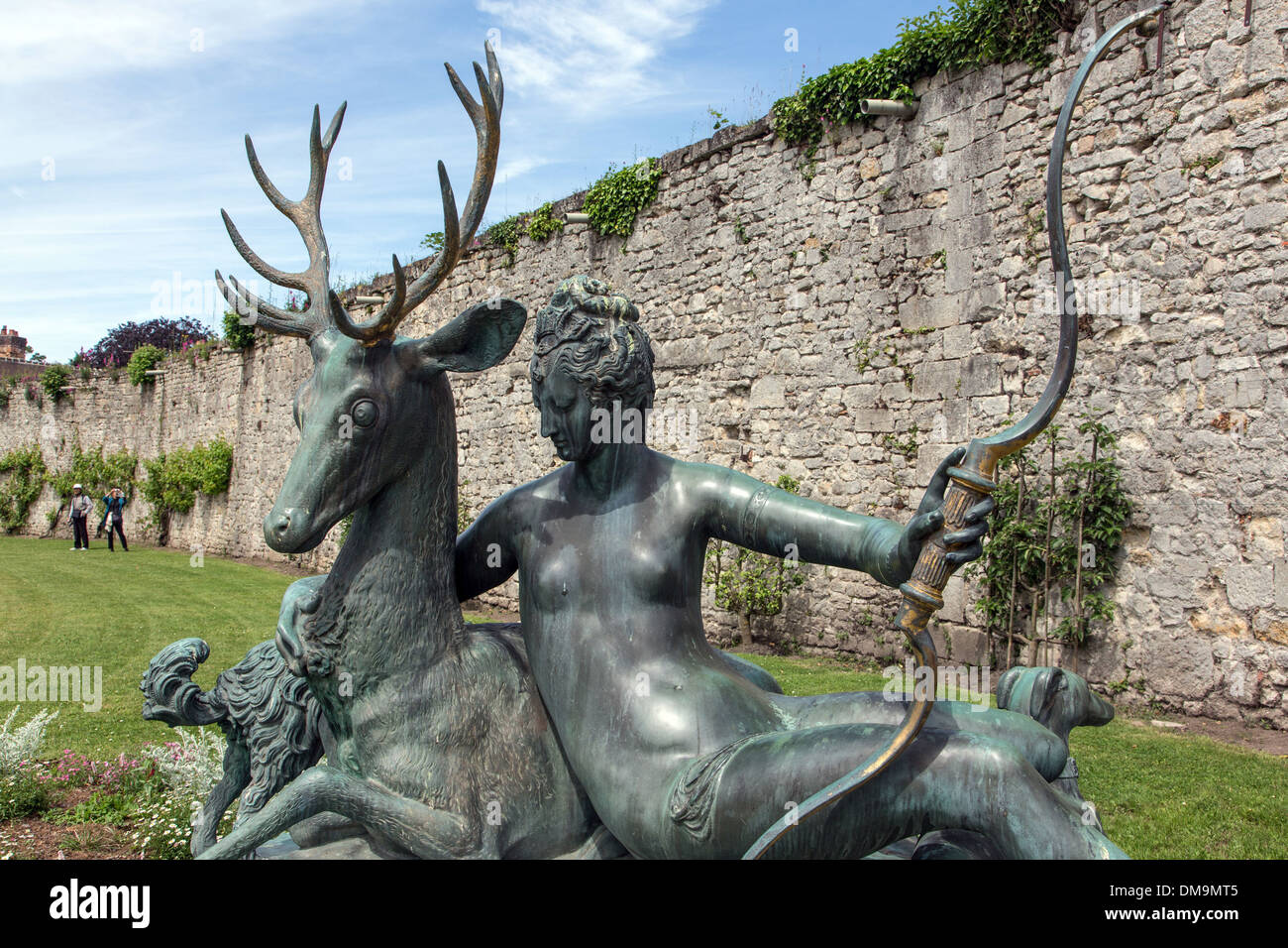 DIANA WITH THE STAG, 19TH CENTURY COPY IN BRONZE OF THE SCULPTURE AT THE CHATEAU D'ANET, ENTRANCE TO THE LA VENERIE MUSEUM CREATED STARTING IN 1935 IN THE OLD SAINT-MAURICE PRIORY, PARK OF THE ROYAL CHATEAU, SENLIS, OISE (60), FRANCE Stock Photo