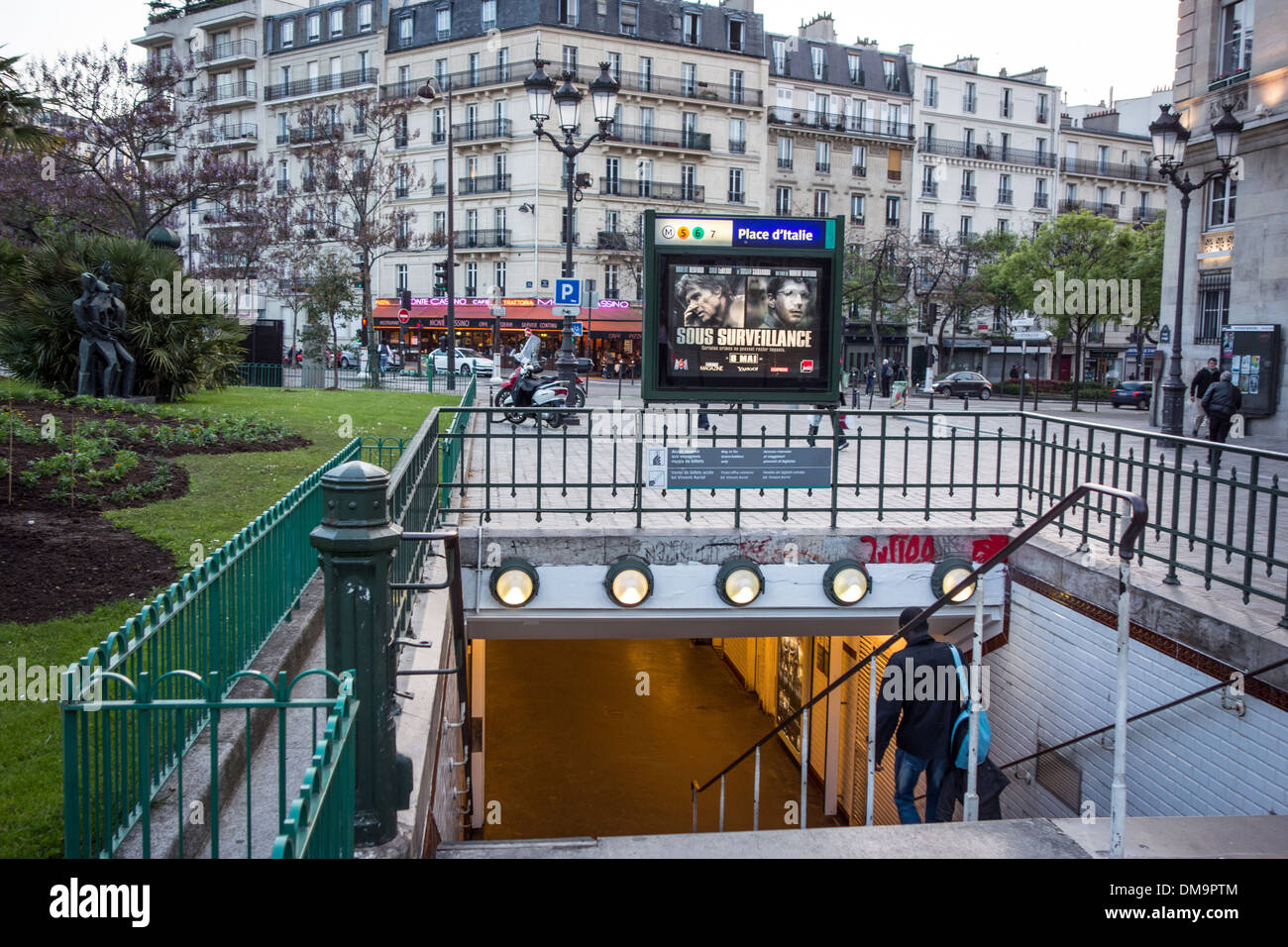 ENTRANCE TO THE METRO STATION ON PLACE D'ITALIE, 13TH ARRONDISSEMENT, PARIS,  FRANCE Stock Photo - Alamy