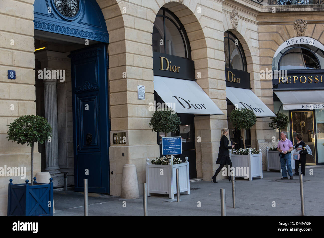 Dior storefront hi-res stock photography and images - Alamy