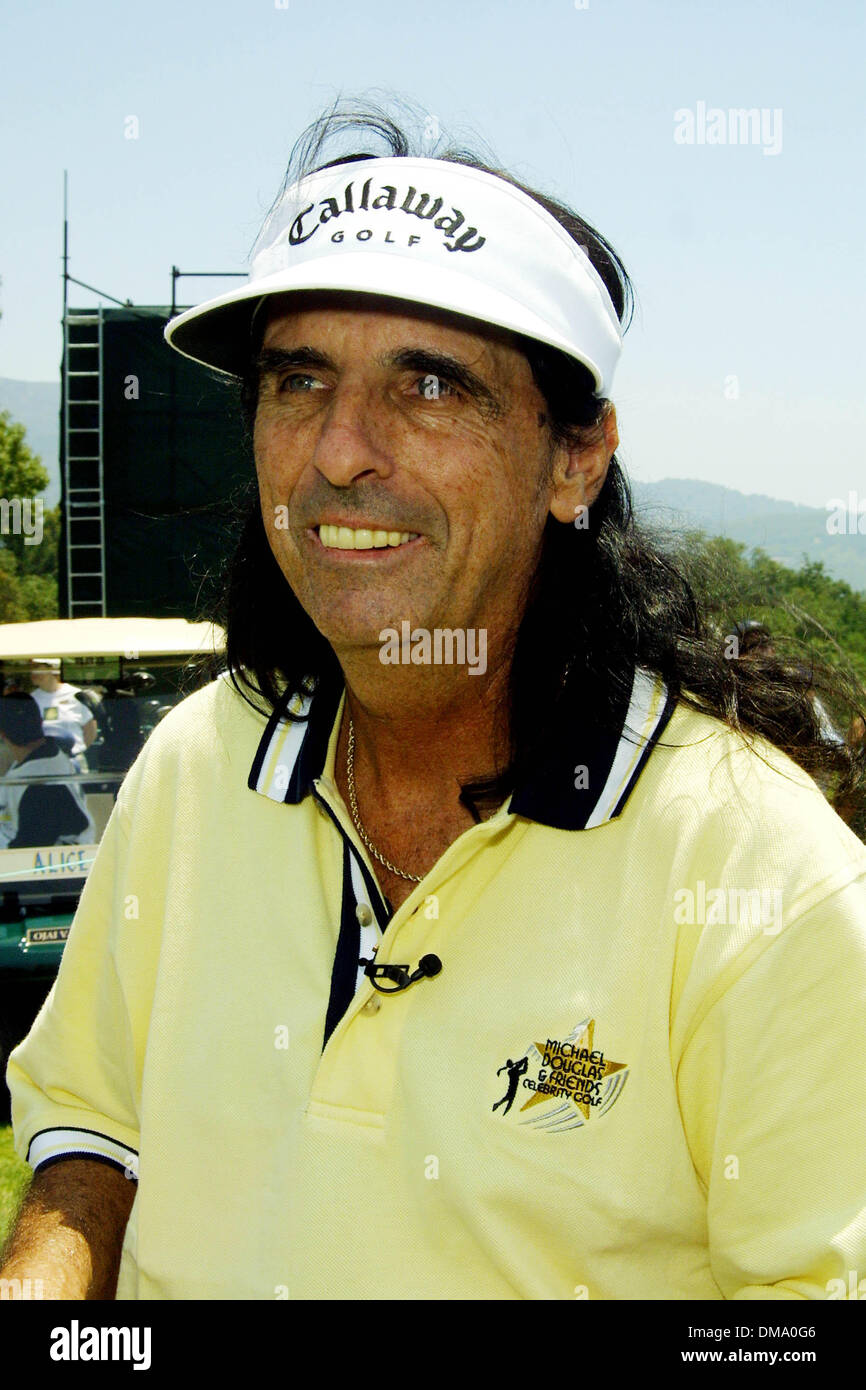 July 1, 2002 Ojai, CALIFORNIA, USA ALICE COOPER..CELEBRITY HOLEIN