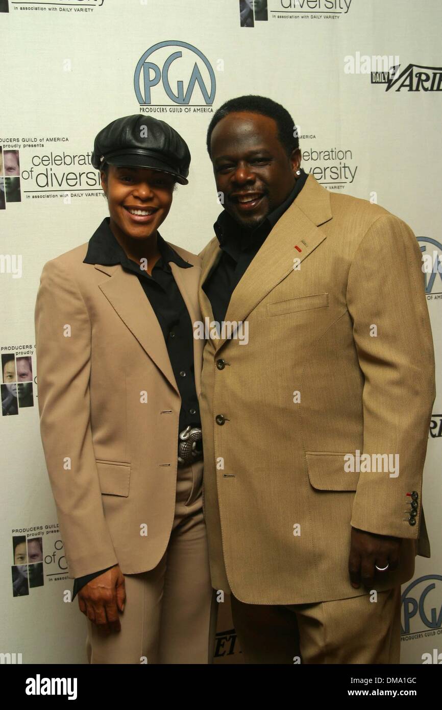 Oct. 28, 2002 Beverly Hills, CALIFORNIA, USA CEDRIC THE ENTERTAINER AND WIFE LORNA